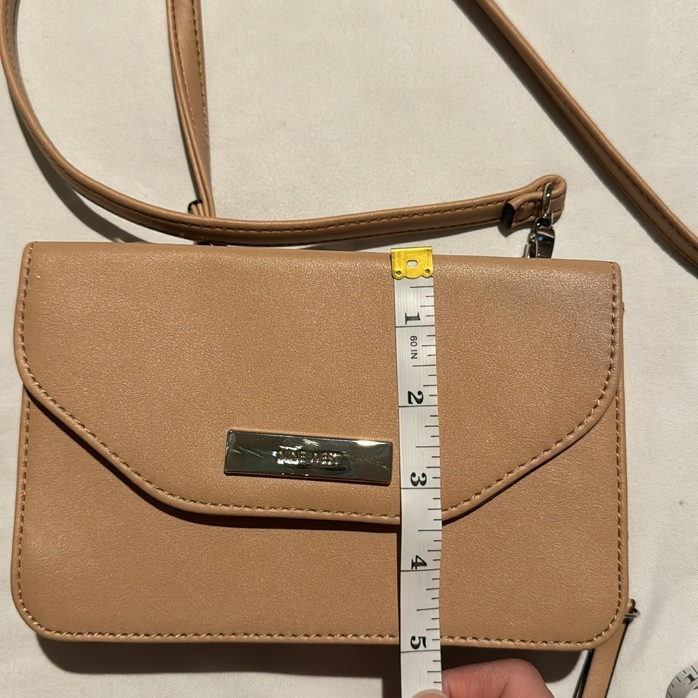 Nine West Crossbody Shoulder Bag Purse Clutch/Wallet -Tan/Cream Color- Beautiful - Picture 10 of 11